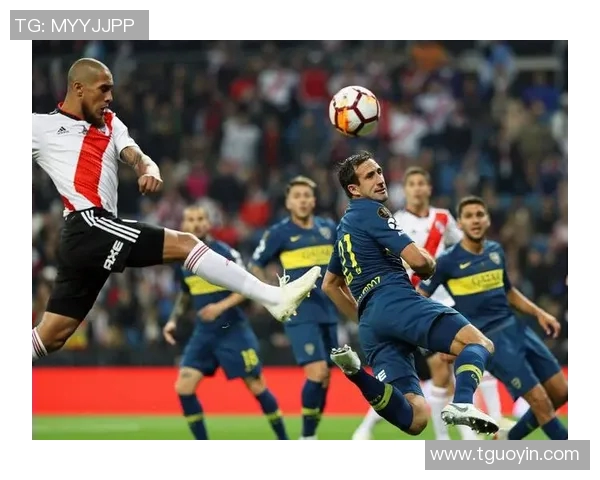 滚球足球的魅力与技巧解析如何在比赛中提升你的技术水平与战术意识